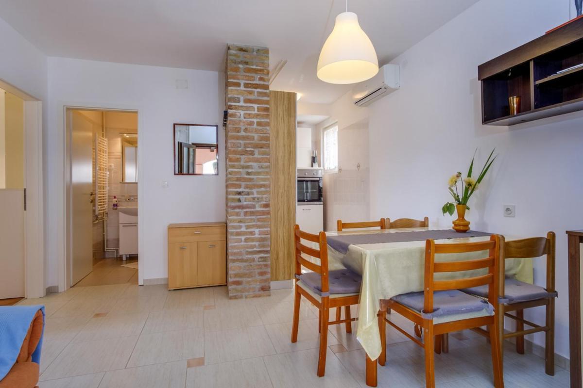 Apartmani Nadalina Veli Lošinj Екстериор снимка