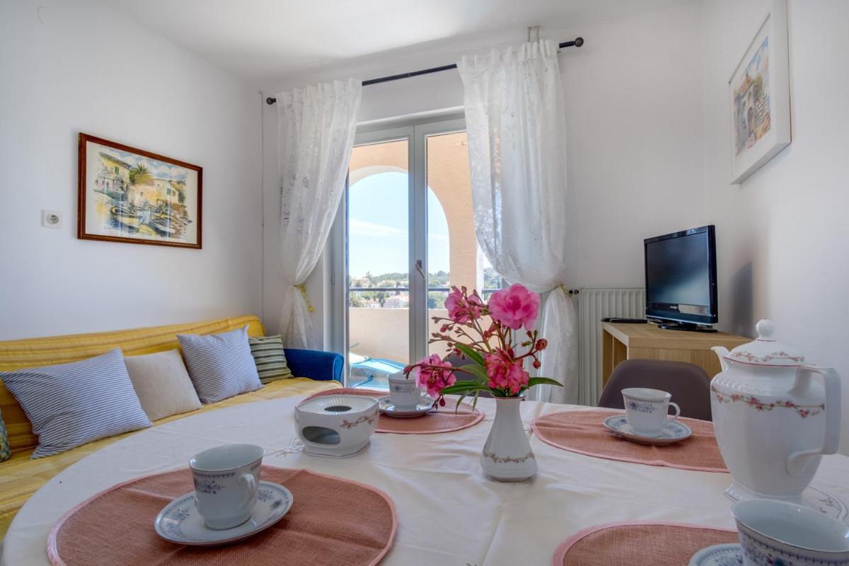 Apartmani Nadalina Veli Lošinj Екстериор снимка