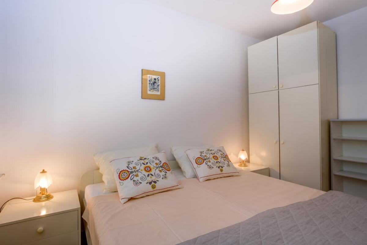 Apartmani Nadalina Veli Lošinj Екстериор снимка