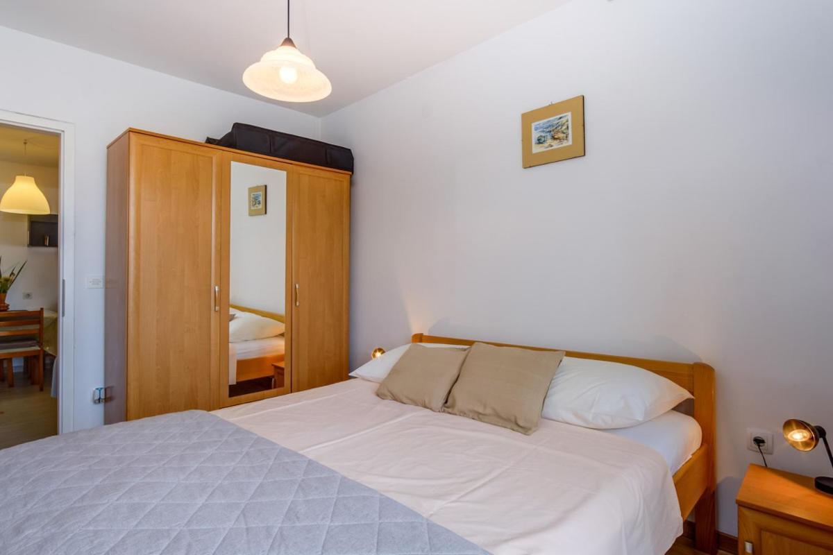 Apartmani Nadalina Veli Lošinj Екстериор снимка