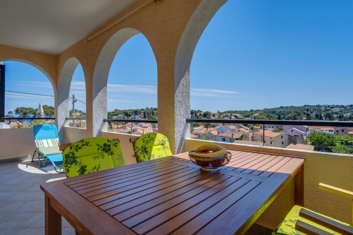 Apartmani Nadalina Veli Lošinj Екстериор снимка